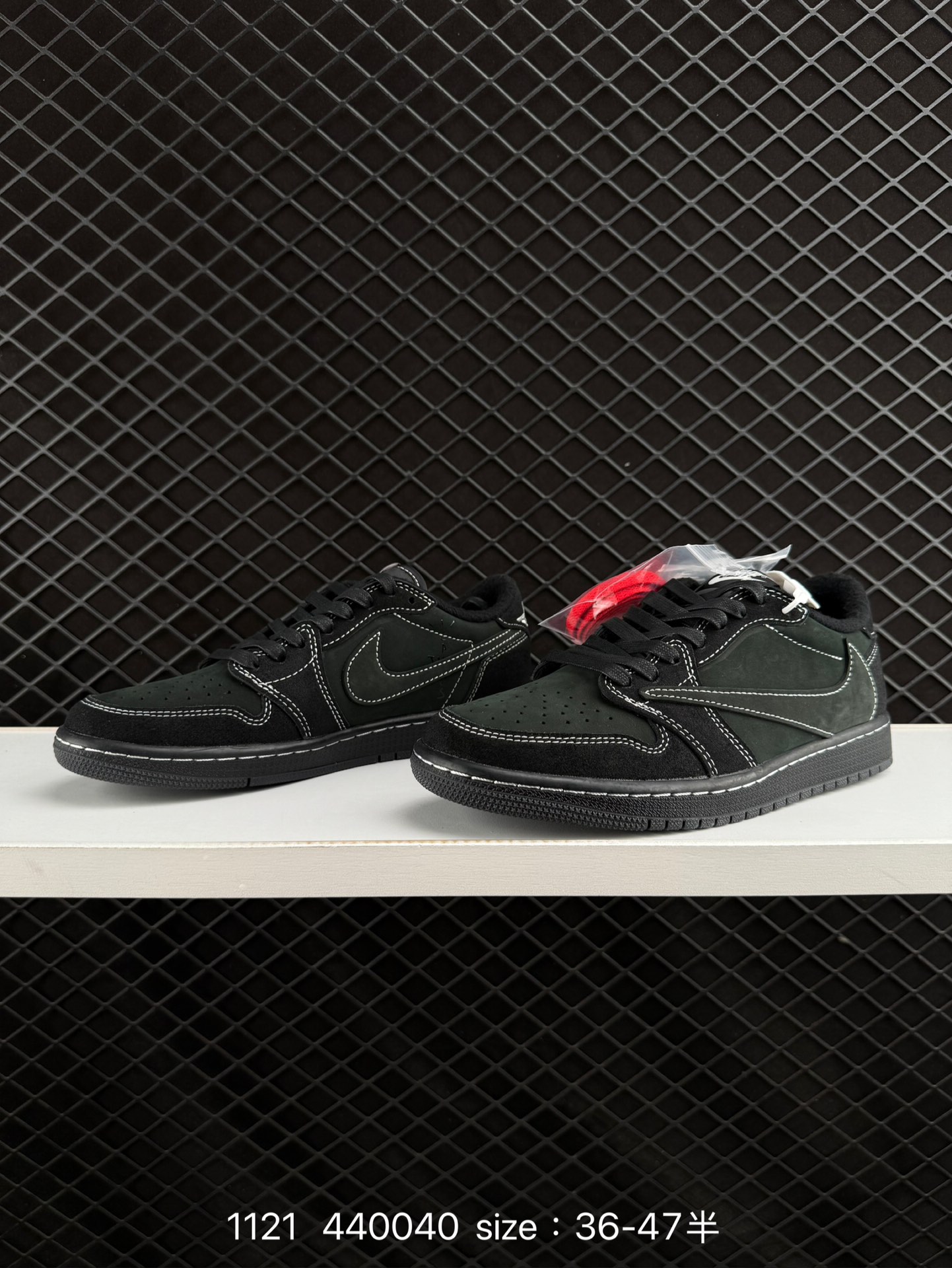 Travis Scott x Air Jordan 1 ” Reverse Mocha “